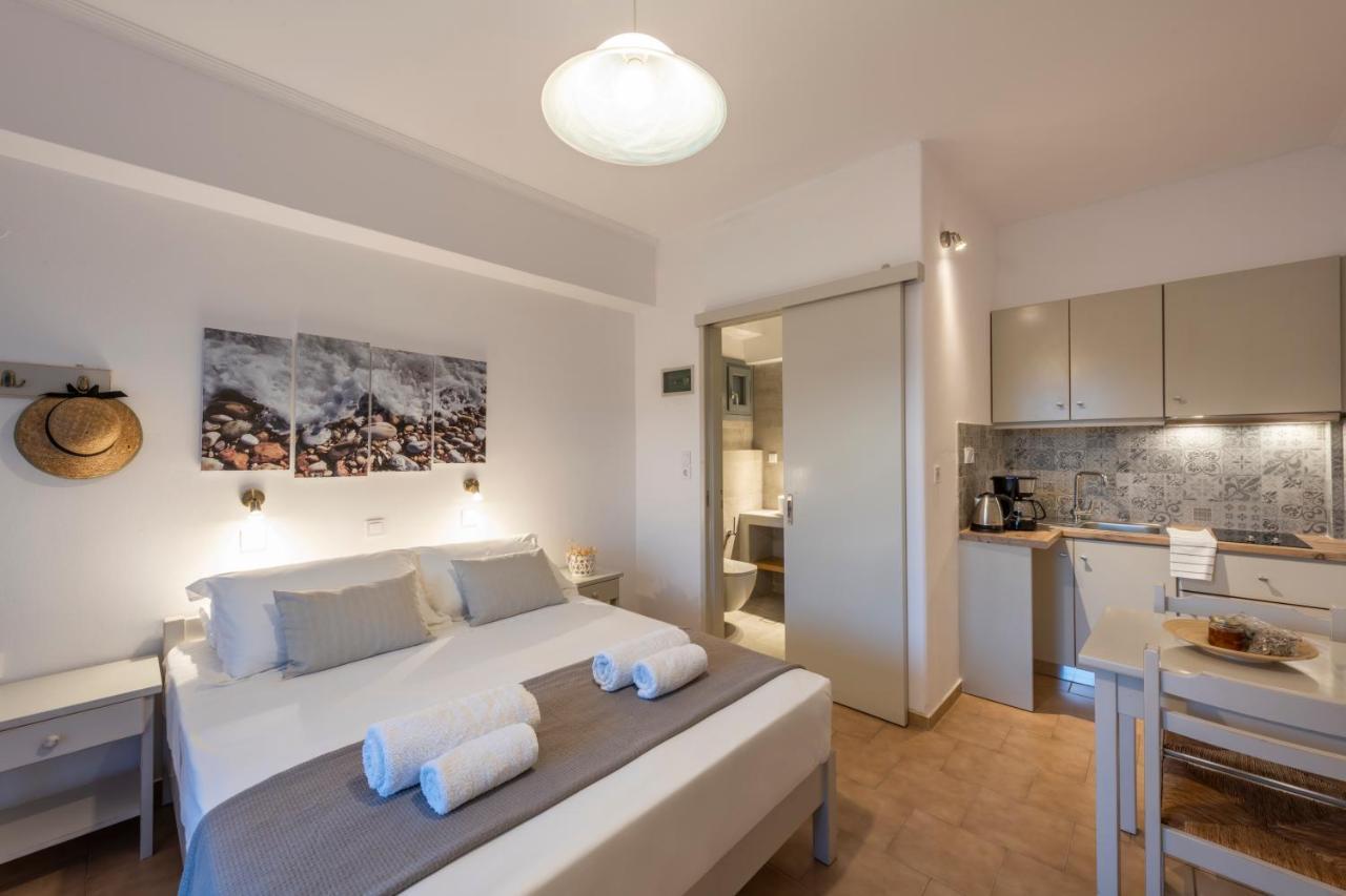 Helen'S Minimal Studios & Apartments Alikí Kültér fotó